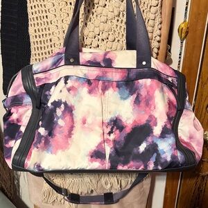 LULULEMON ATHLETICA DUFFLE BLOOMING PIXIE PRINT *RARE*
